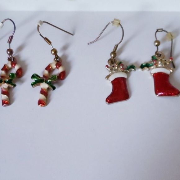 🛍️5/$20🛍️ Two Pairs of Christmas Earrings Stockings Candy Canes - Picture 1 of 3
